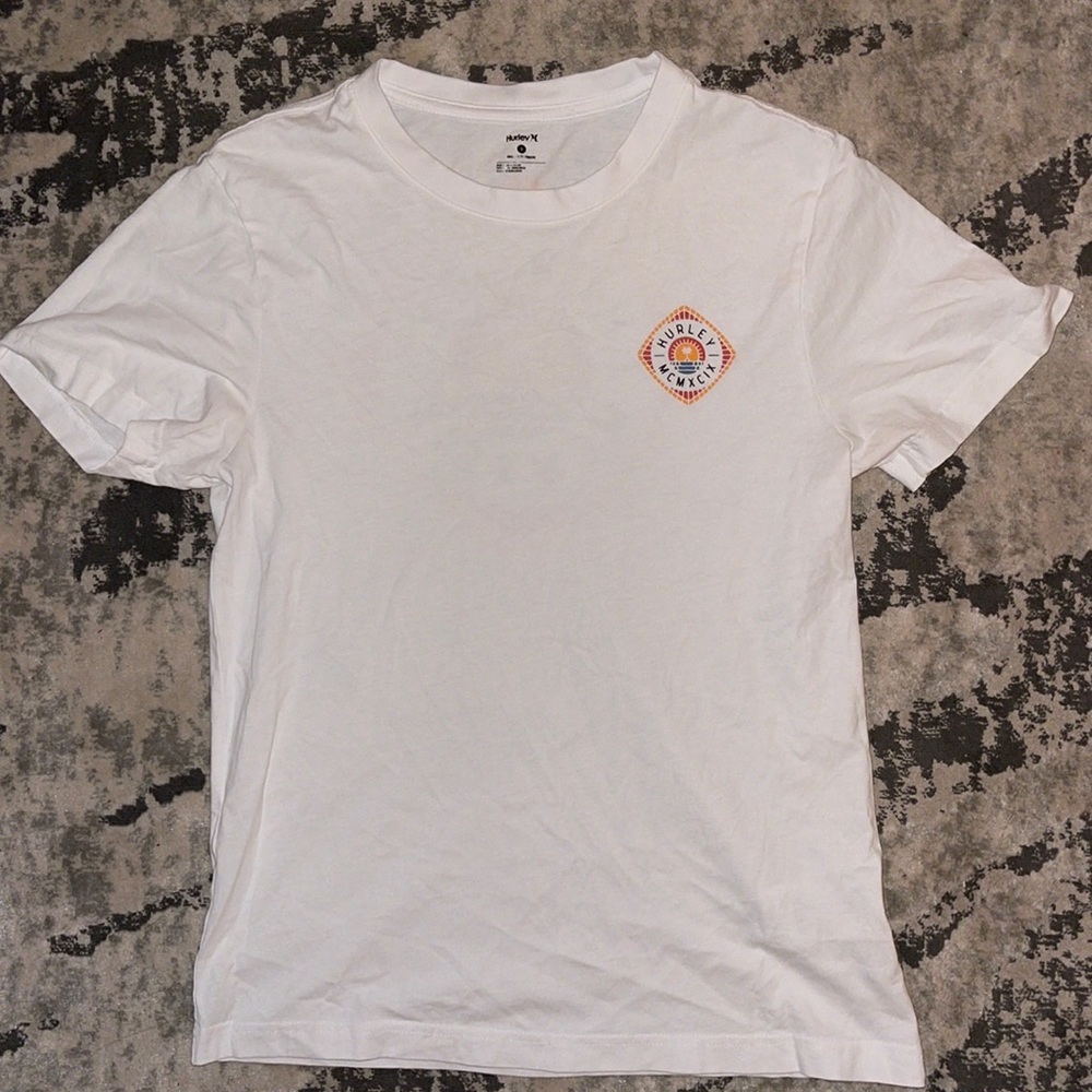 Hurley men’s T-shirt.